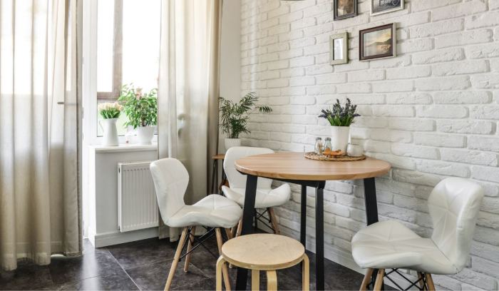 How to decorate a small dining room space