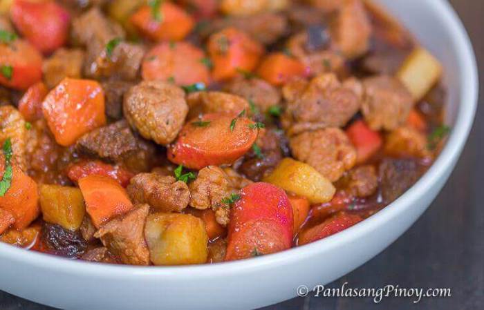 Menudo filipino tomato stew liver potatoes pinoy cubes sa chickpeas handaan pagkain madalas pagkaing delicacies leftover adobo sarap mechado okasyon