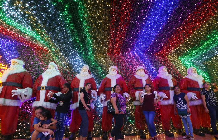 Christmas parol filipino celebration philippines lantern lanterns filipinos year ph quezon city ambassador capiz traditional decorations praises parols family sws