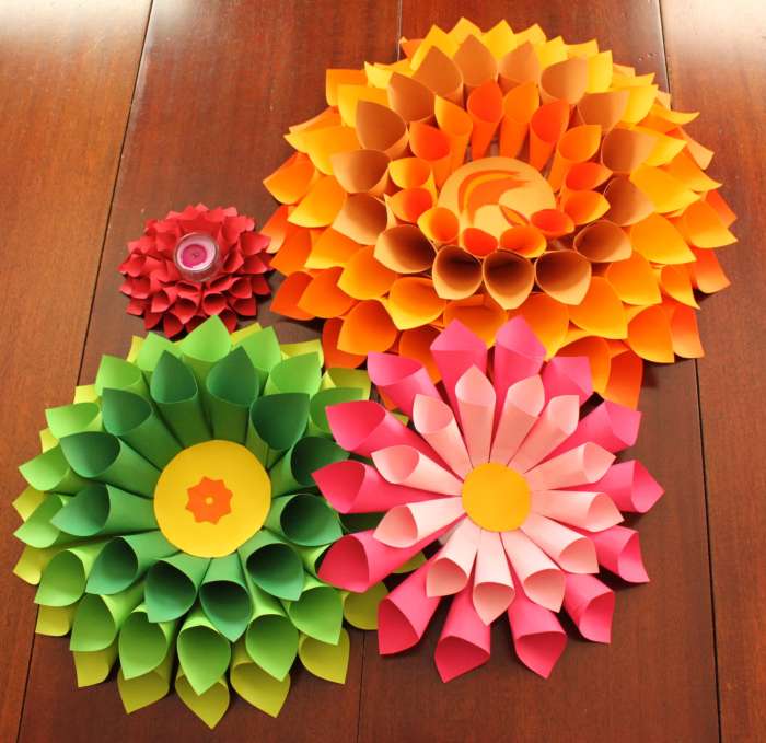 How to make wall decoration using paper